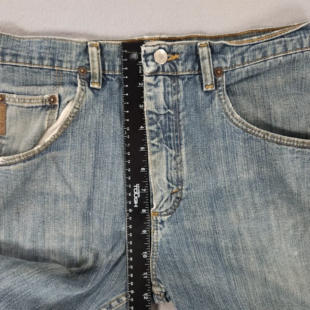 Genuine Wrangler Relaxed Fit Straight Jeans Men's 31x30 Blue Faded Distressed - Picture 9 of 15